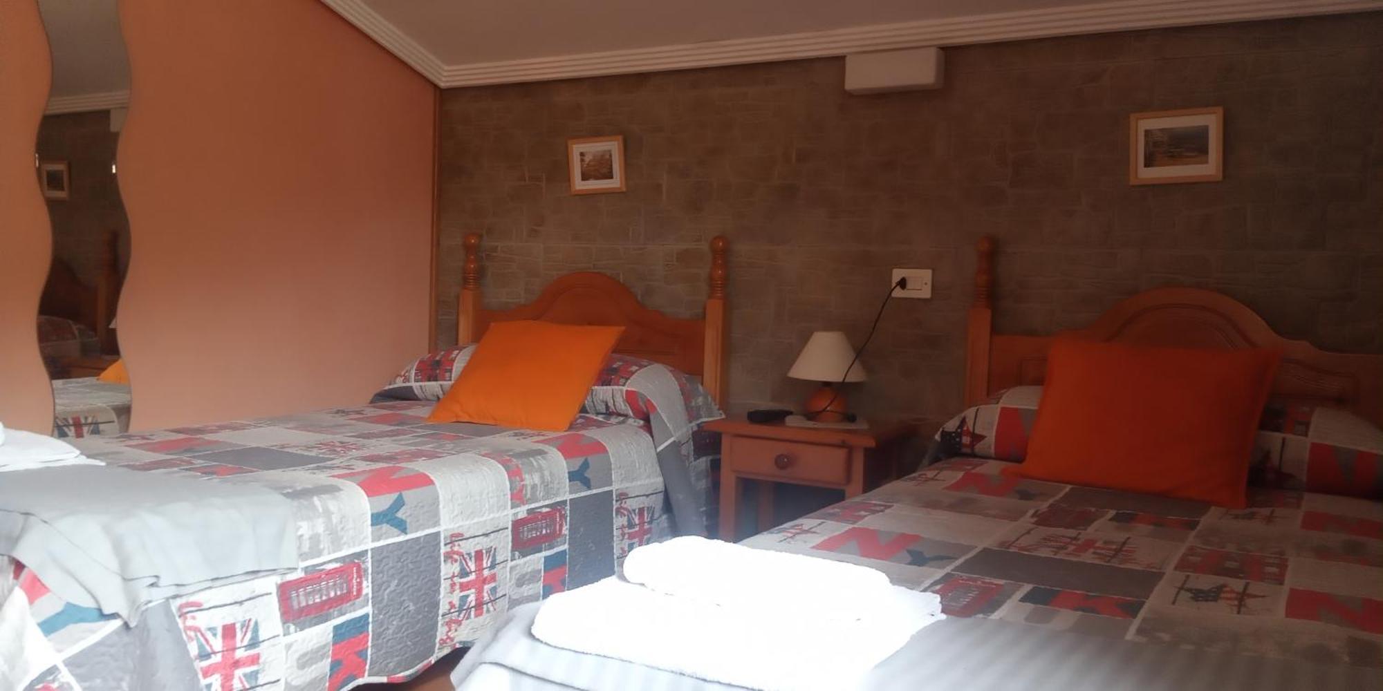 Hostal La Collada De Aralla Aralla de Luna Luaran gambar